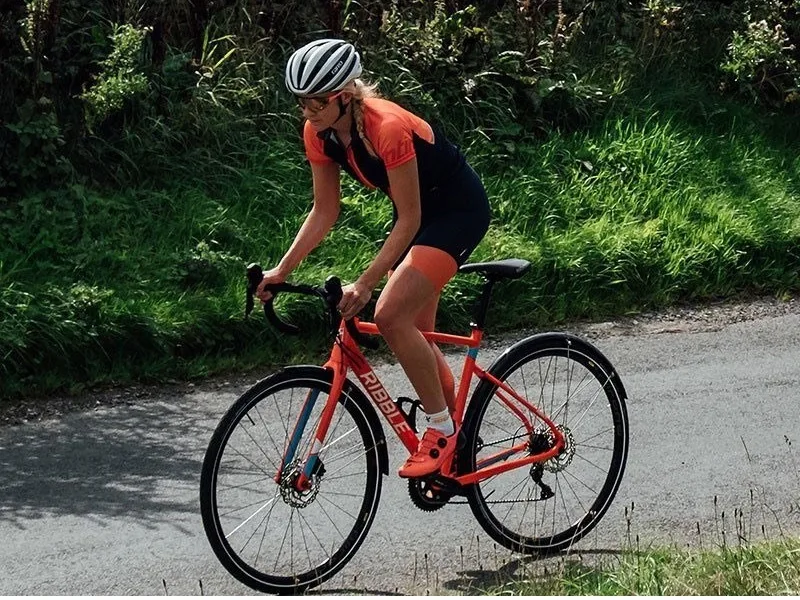 RIBBLE CGR AL TIAGRA 2019, UNA BICICLETA DE GRAVEL BARATA Y DE BUEN NIVEL
