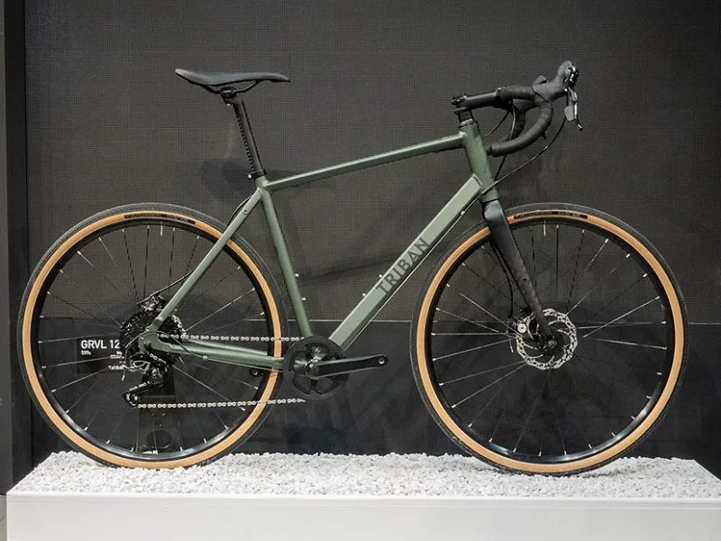 TRIBAN GRVL 120, UNA BICICLETA GRAVEL BARATA