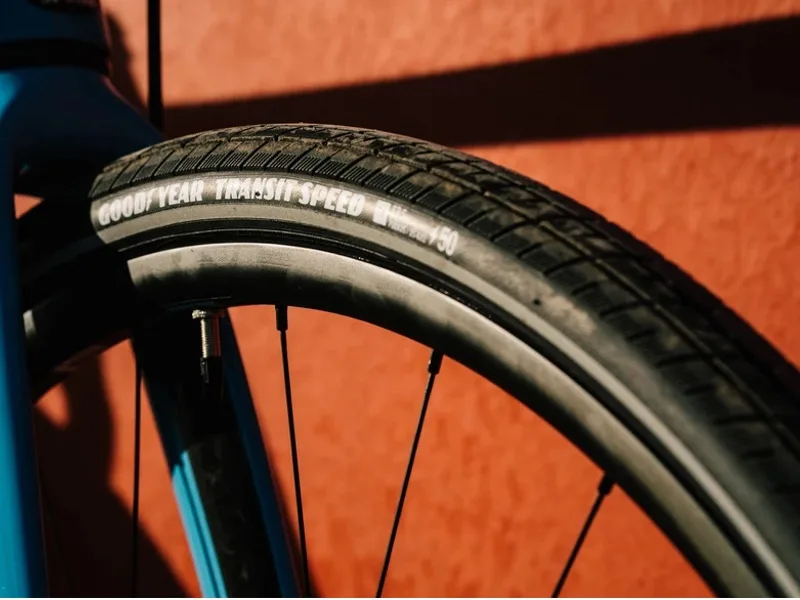 ALGUNOS NEUMÁTICOS LISOS DE GRAVEL PARA RODAR CON EFICIENCIA POR ASFALTO