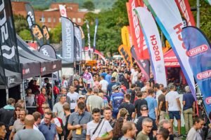 Fotografía de la feria de bicicletas Sea Otter 2025 en Girona